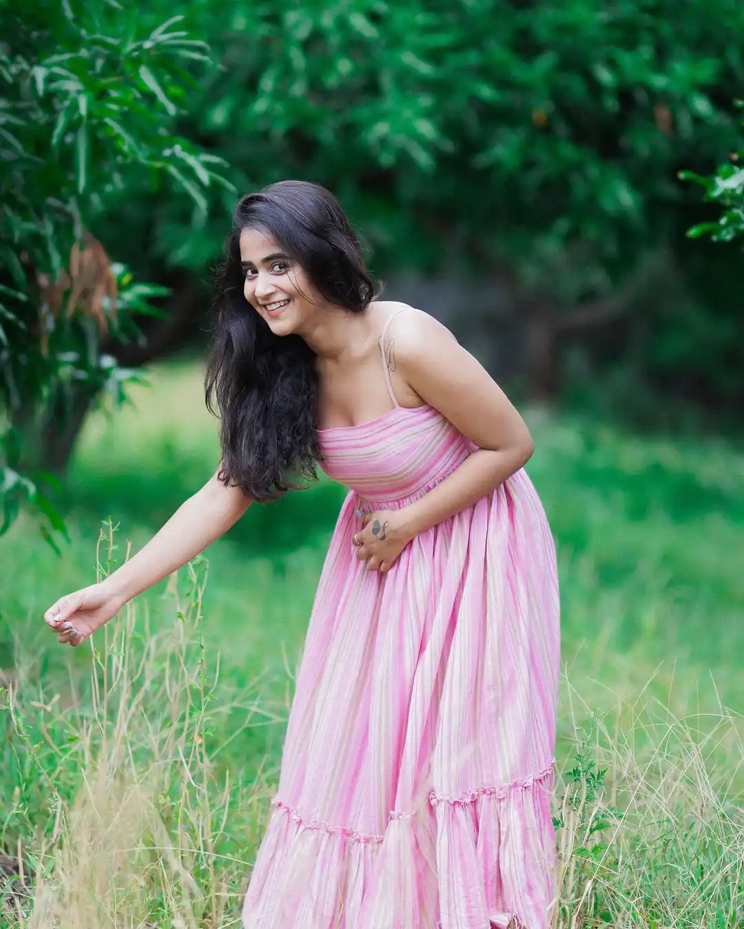 Deepthi Sunaina Cute Looks in Pink Dress