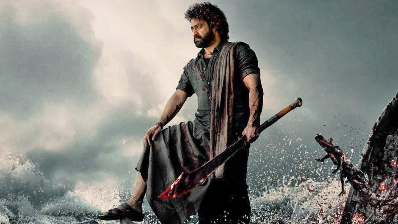 NTR : దేవర మూవీపై ఎన్టీఆర్ స్పెషల్ కేర్.. గ్రాఫిక్స్ విషయంలో ఆదిపురుష్ చేసిన తప్పు చేయొద్దని..