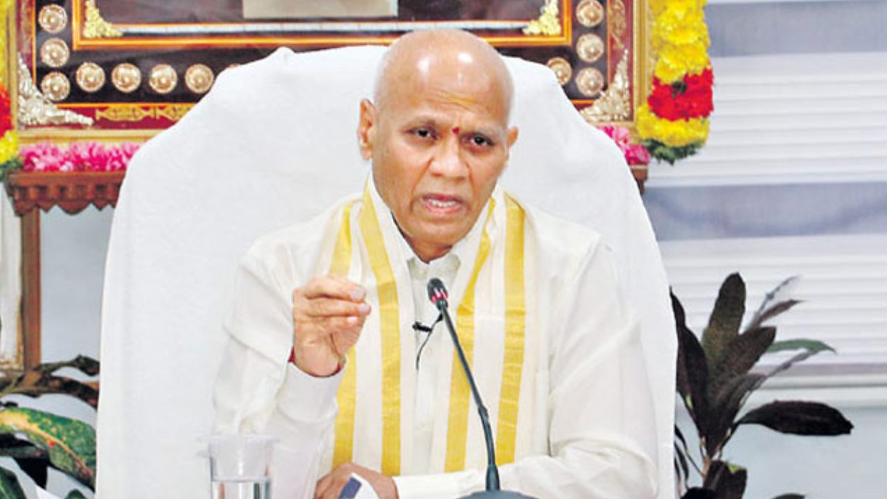 Tirumala EO Darmareddy : శ్రీవారి రూ.300 ప్రత్యేక ప్రవేశ దర్శనం టిక్కెట్ల అదనపు కోటా విడుదల చేస్తాం : ఈవో ధర్మారెడ్డి