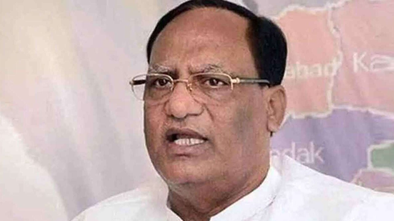 Gutha Sukender Reddy : పార్టీ అవకాశం ఇస్తేనే అమిత్ పోటీ.. టికెట్ కోసం పైరవీలు, పాకులాడాడం చేయం : గుత్తా సుఖేందర్ రెడ్డి