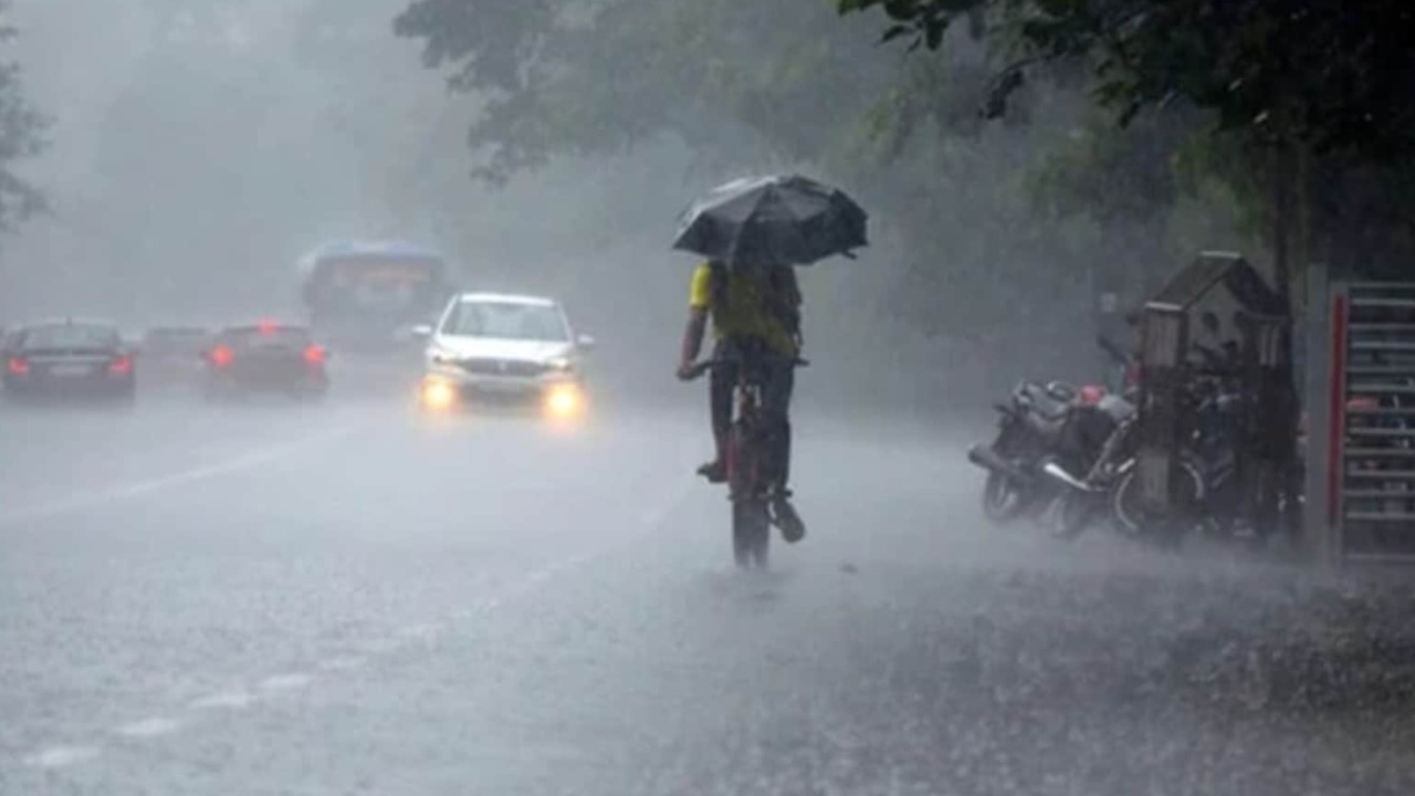 Telangana Heavy Rains : తెలంగాణకు భారీ వర్ష సూచన.. రానున్న మూడు రోజులు భారీ నుంచి అతి భారీ వర్షాలు