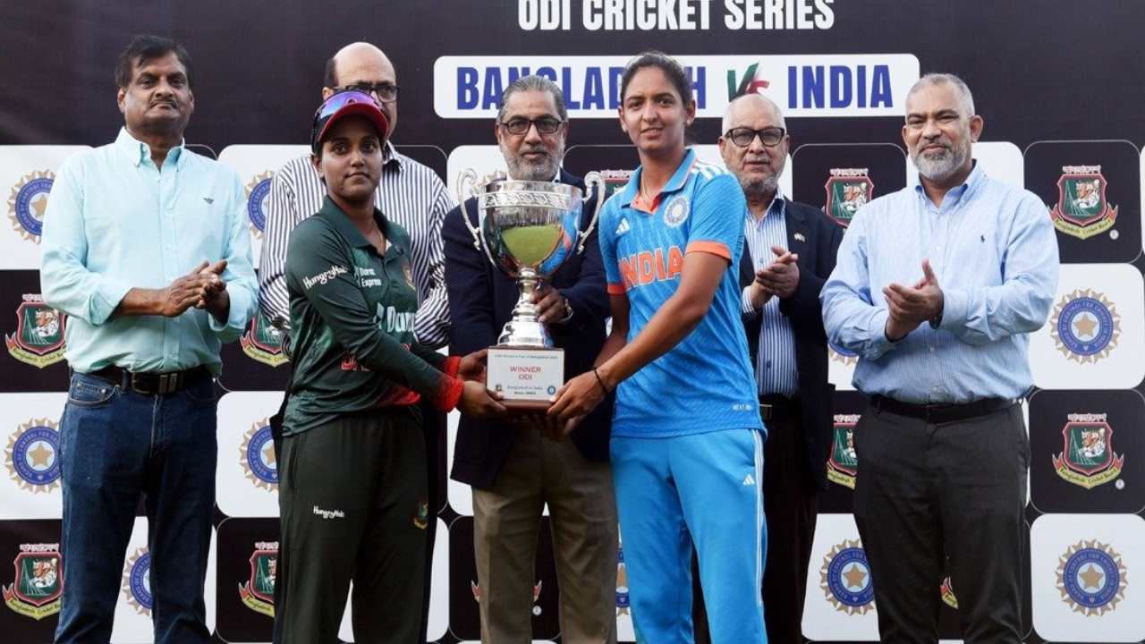 IND-W Vs BAN-W : ఒత్తిడిలో భార‌త్ చిత్తు.. 9 ప‌రుగుల‌కే 4 వికెట్లు.. మూడో వ‌న్డే టై.. సిరీస్ స‌మం