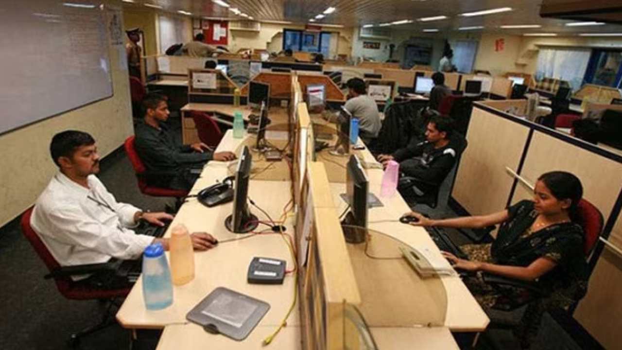 IT Jobs: ఐటీ ఉద్యోగులకు షాక్..! కంపెనీలకు యూ‌ఎస్ మాంద్యం ఎఫెక్ట్.. ఫ్రెషర్స్ రిక్రూట్‌మెంట్‌ మూడేళ్ల కష్టానికి..