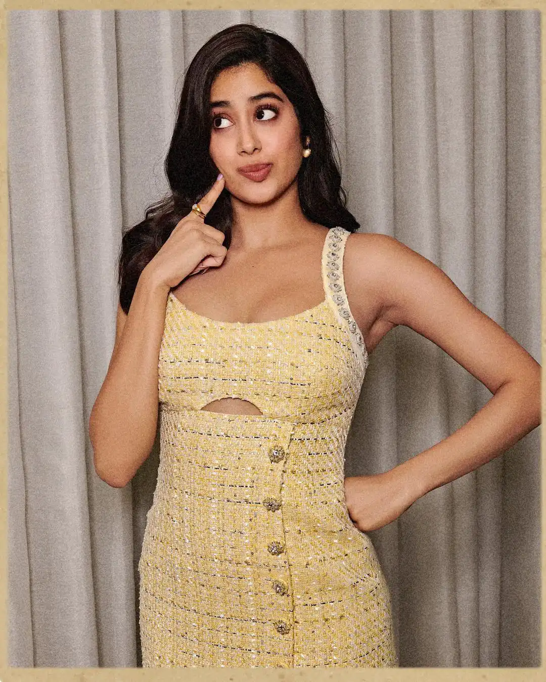 Janhvi Kapoor Special Looks in Bawaal Movie Promotions