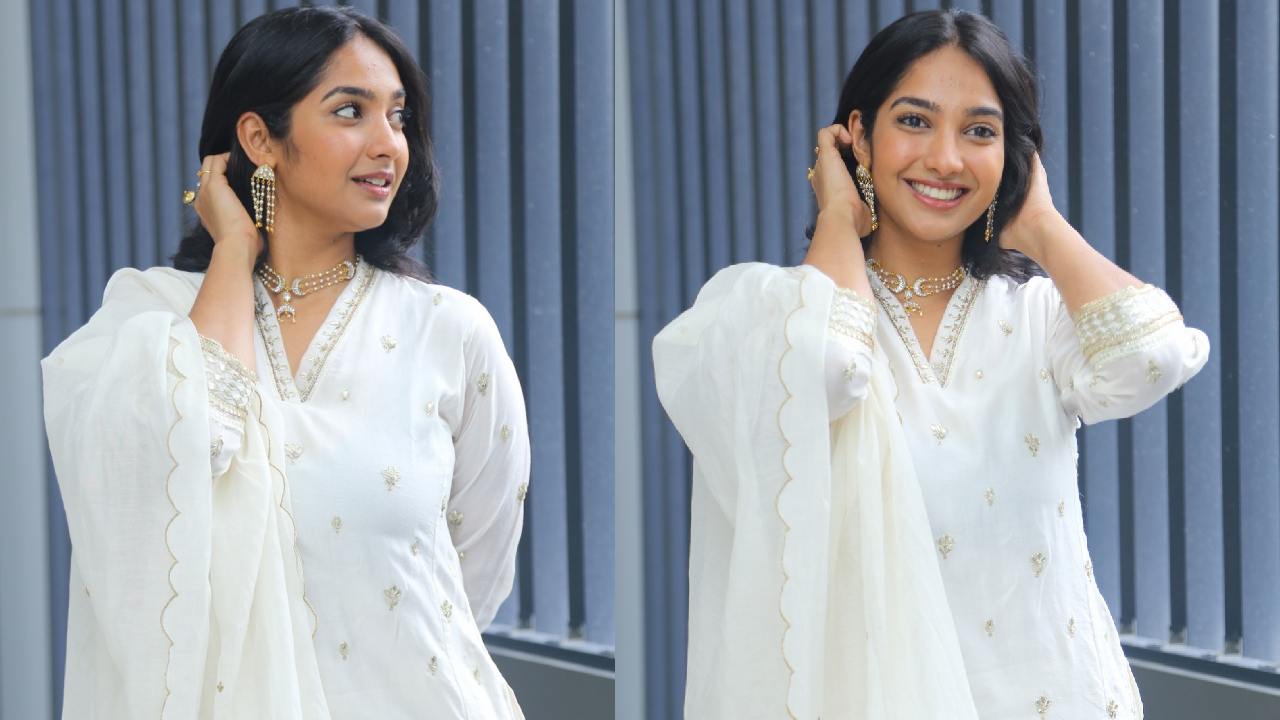 Karthika Muralidharan : క్యూట్ క్యూట్ ఫోజులతో ముద్దొస్తున్న మలయాళీ భామ కార్తీక మురళీధరన్..