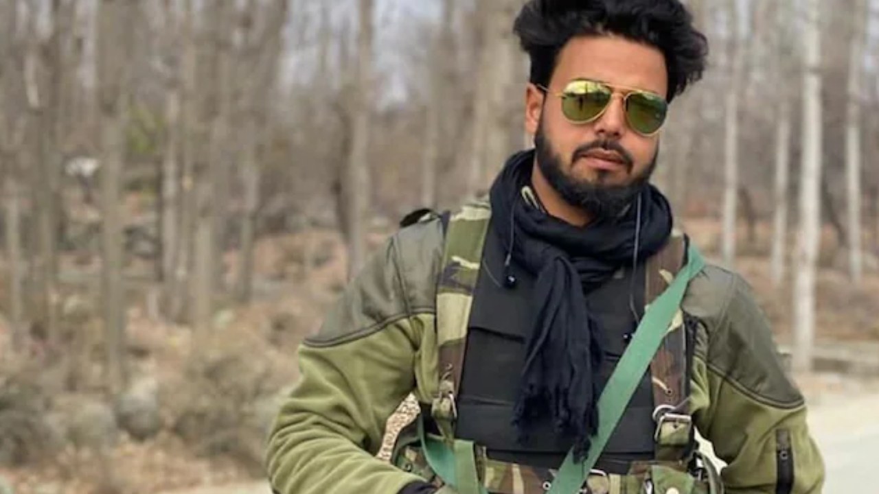 Kashmir Soldier: సెలవుపై ఇంటికొచ్చిన సైనికుడు అదృశ్యం.. వాహనంపై రక్తపు మరకలు.. ఉగ్ర‌చర్యగా అనుమానం..