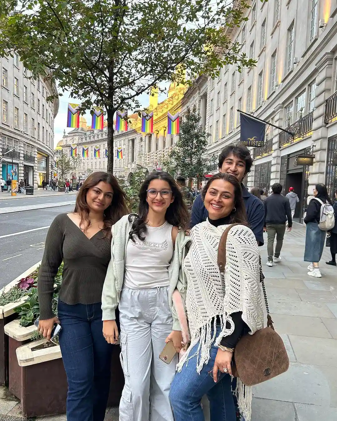 Mahesh Babu Enjoying with Family in London