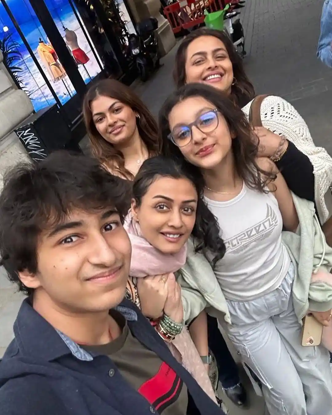 Mahesh Babu Enjoying with Family in London