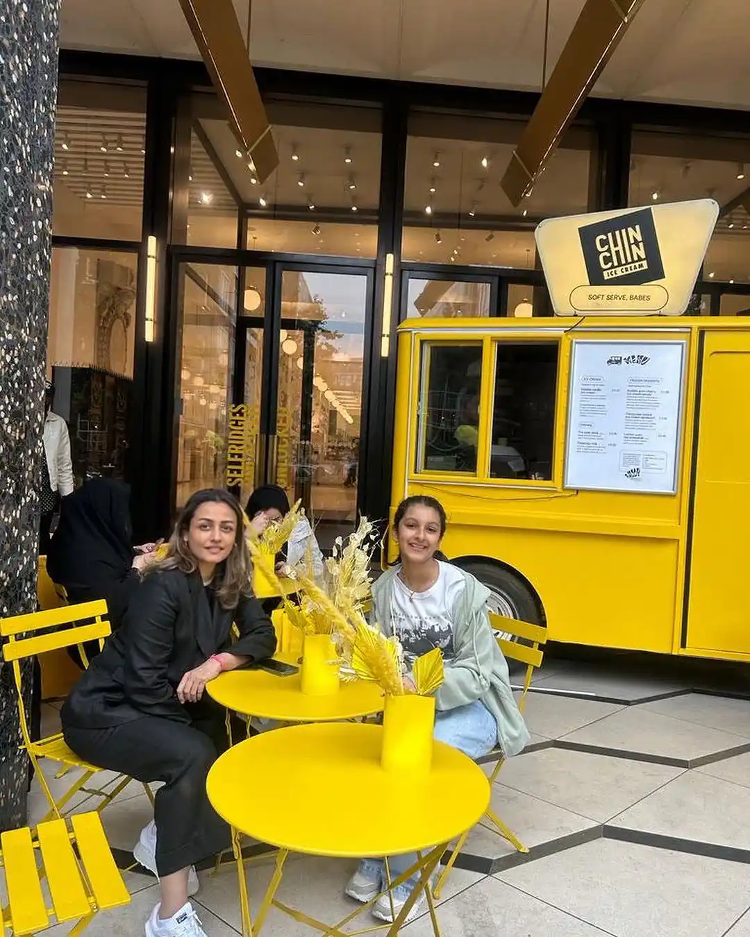 Mahesh Babu Enjoying with Family in London