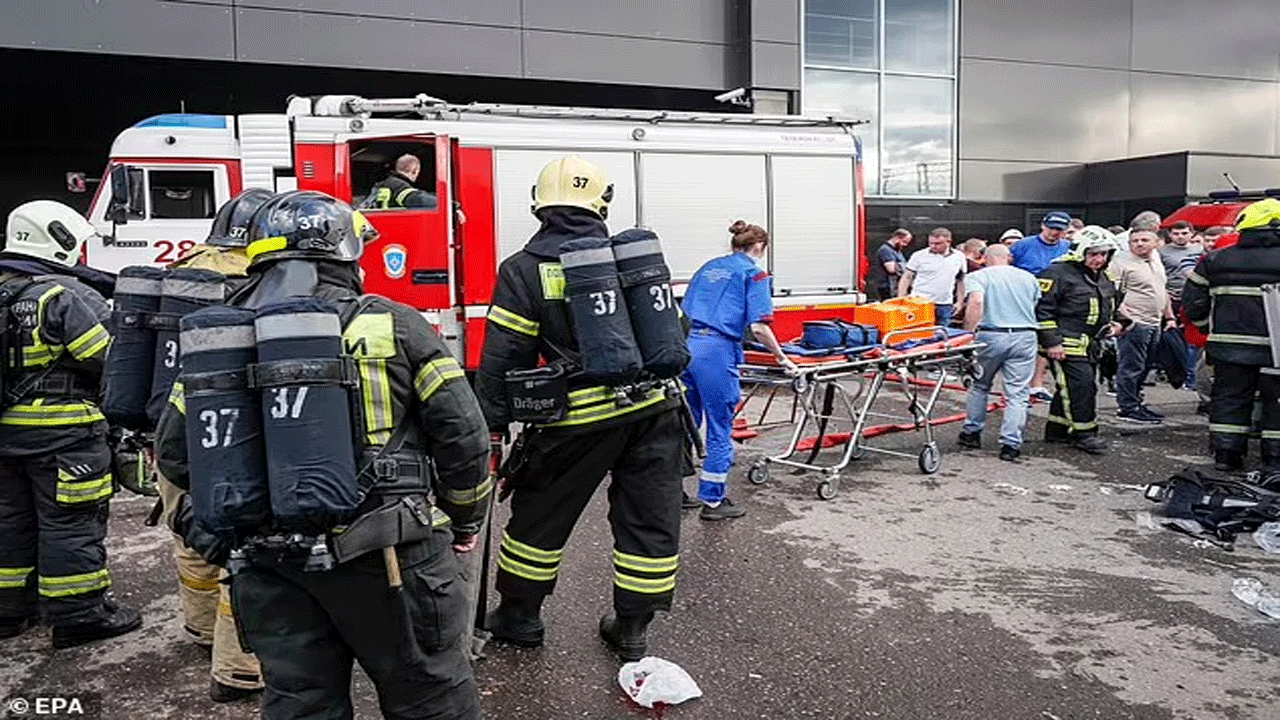 Moscow shopping mall : మాస్కో షాపింగ్ మాల్‌లో వేడి నీటి పైపు పగిలి నలుగురి మృతి, 10 మందికి గాయాలు