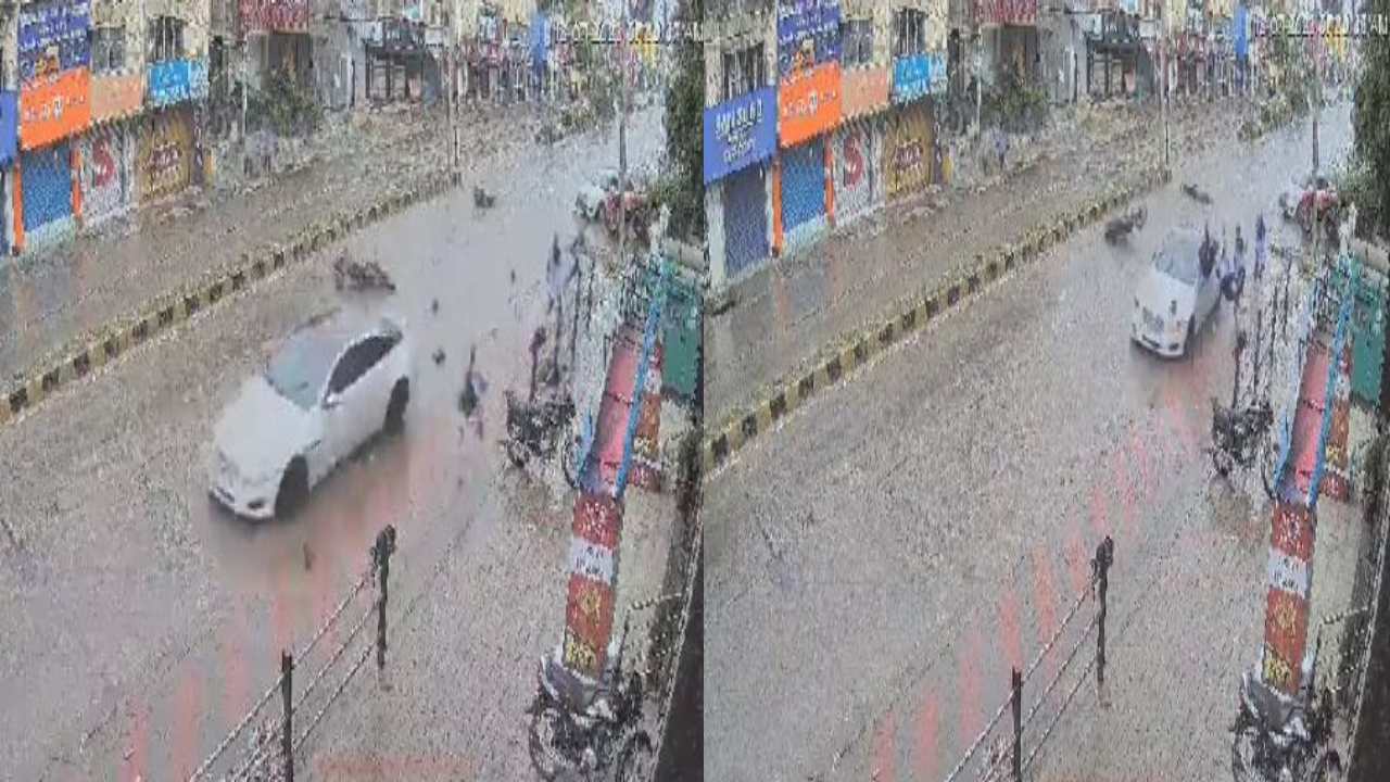 Karnataka : గాల్లోకి ఎగిరిన బైక్.. విద్యార్ధినులను ఢీకొట్టిన కారు.. వైరల్ అవుతున్న కర్ణాటక రోడ్డు ప్రమాద ఘటన