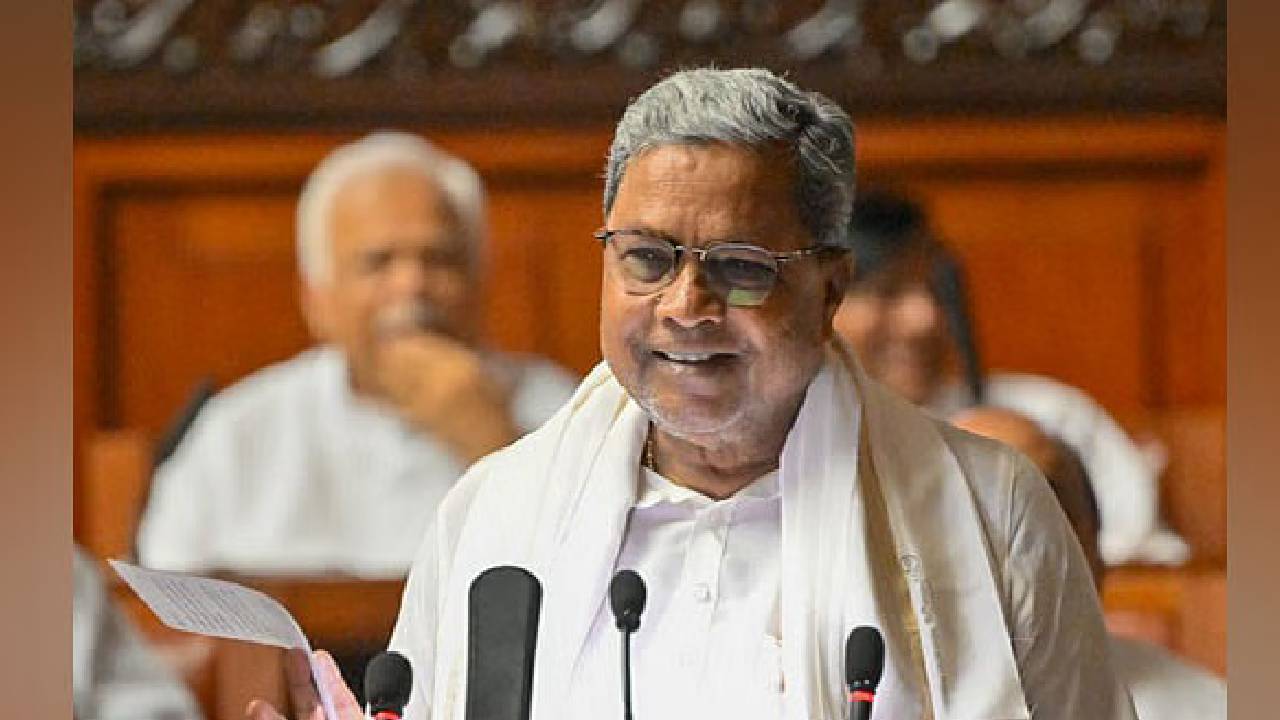 Karnataka Budget 2023: కర్ణాటక ఎన్నికల వేళ ఇచ్చిన 5 హామీల అమలుకు బడ్జెట్ కేటాయింపులు.. ఇక తెలంగాణలోనూ ఇదే ఫార్ములా?