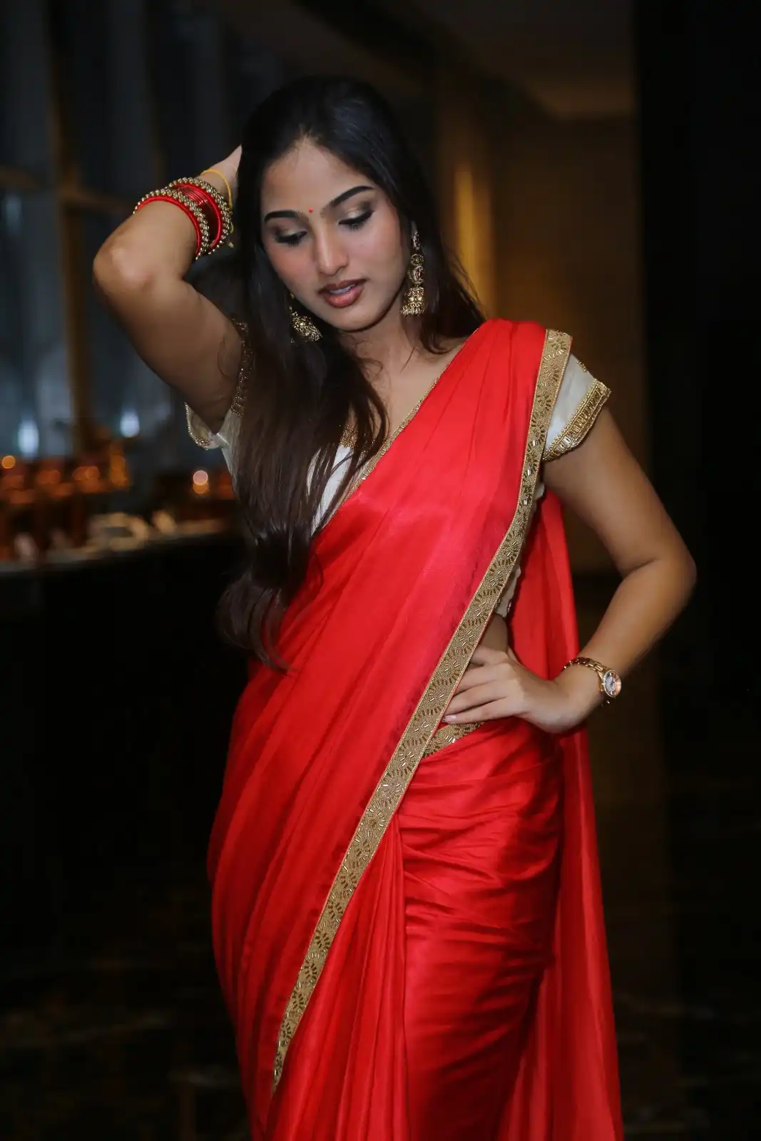 Pranavi Manukonda Stunning Looks in Saree at Slum Dog Husband Movie Pre Release Event