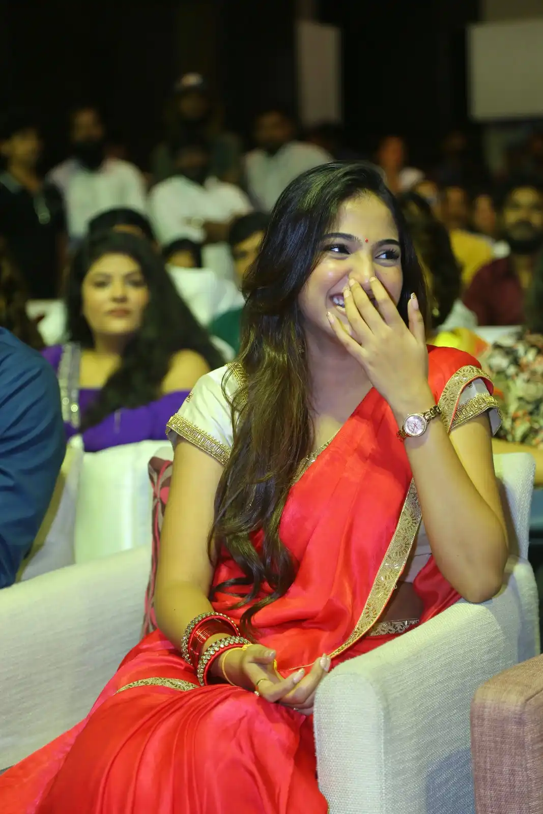 Pranavi Manukonda Stunning Looks in Saree at Slum Dog Husband Movie Pre Release Event