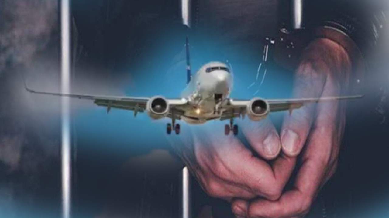 Delhi-Mumbai Flight : విమానంలో ప్రొఫెసర్ వెర్రివేషాలు .. మహిళా డాక్టర్‌‌పై లైంగిక వేధింపులు,అరెస్ట్