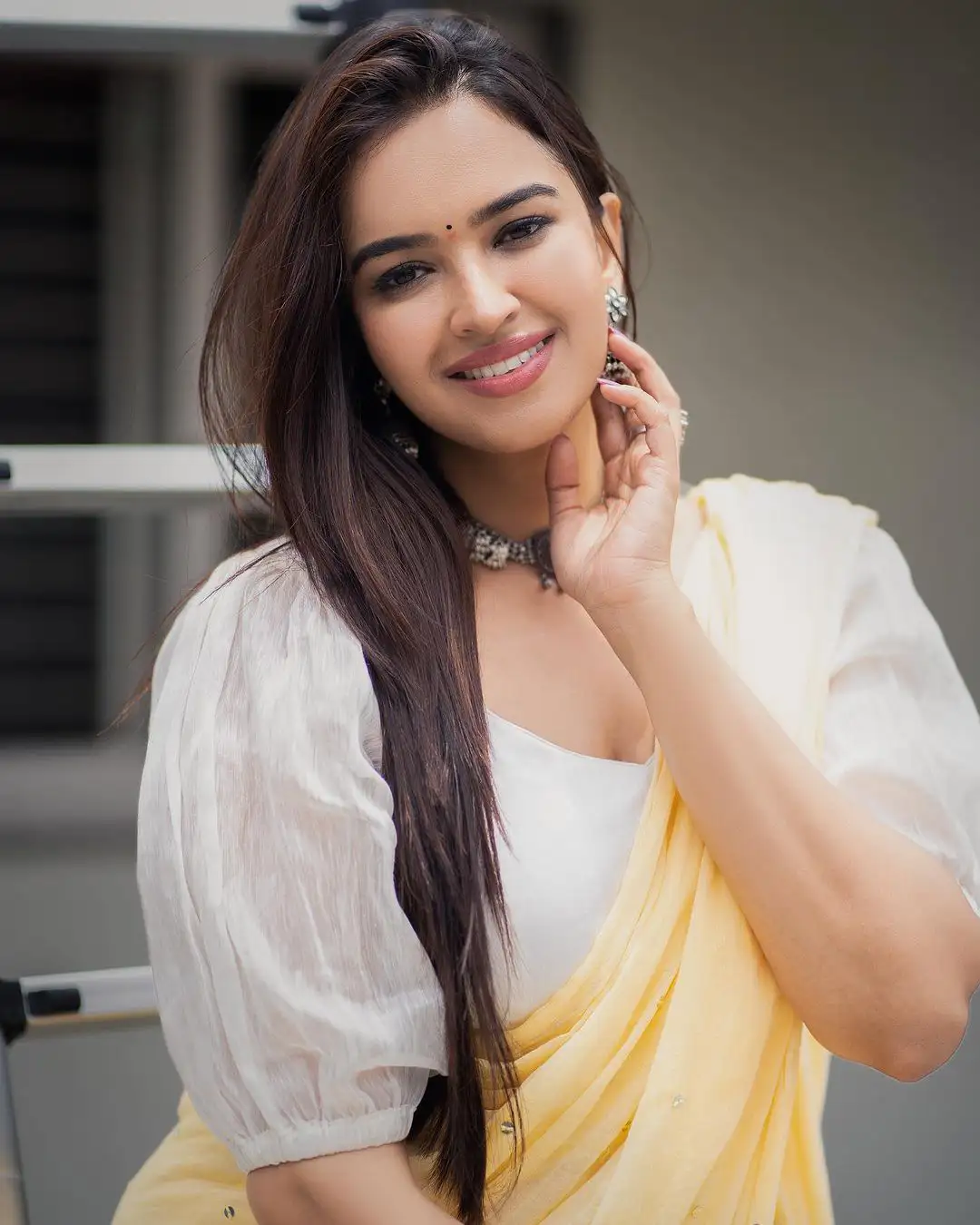 Pujita Ponnada Cute looks in Saree