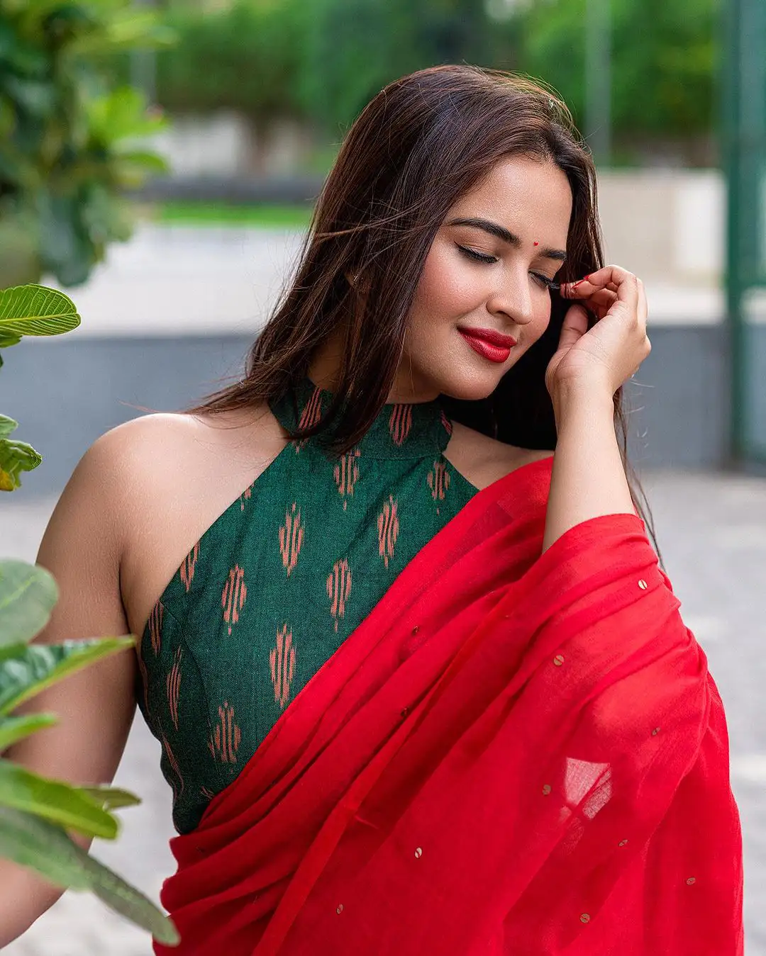 Pujita Ponnada Spicy Photo Shoot in Red Saree