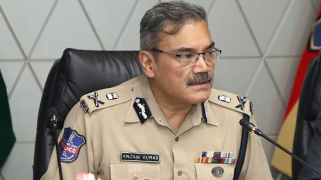 Telangana DGP: ఆ ఫొటోపై తెలంగాణ డీజీపీ ఫైర్.. ఇంతకీ ఏంటా ఫొటో!?