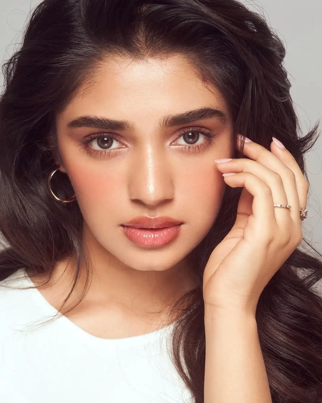 Tollywood Actress Krithi Shetty share close photos gone viral