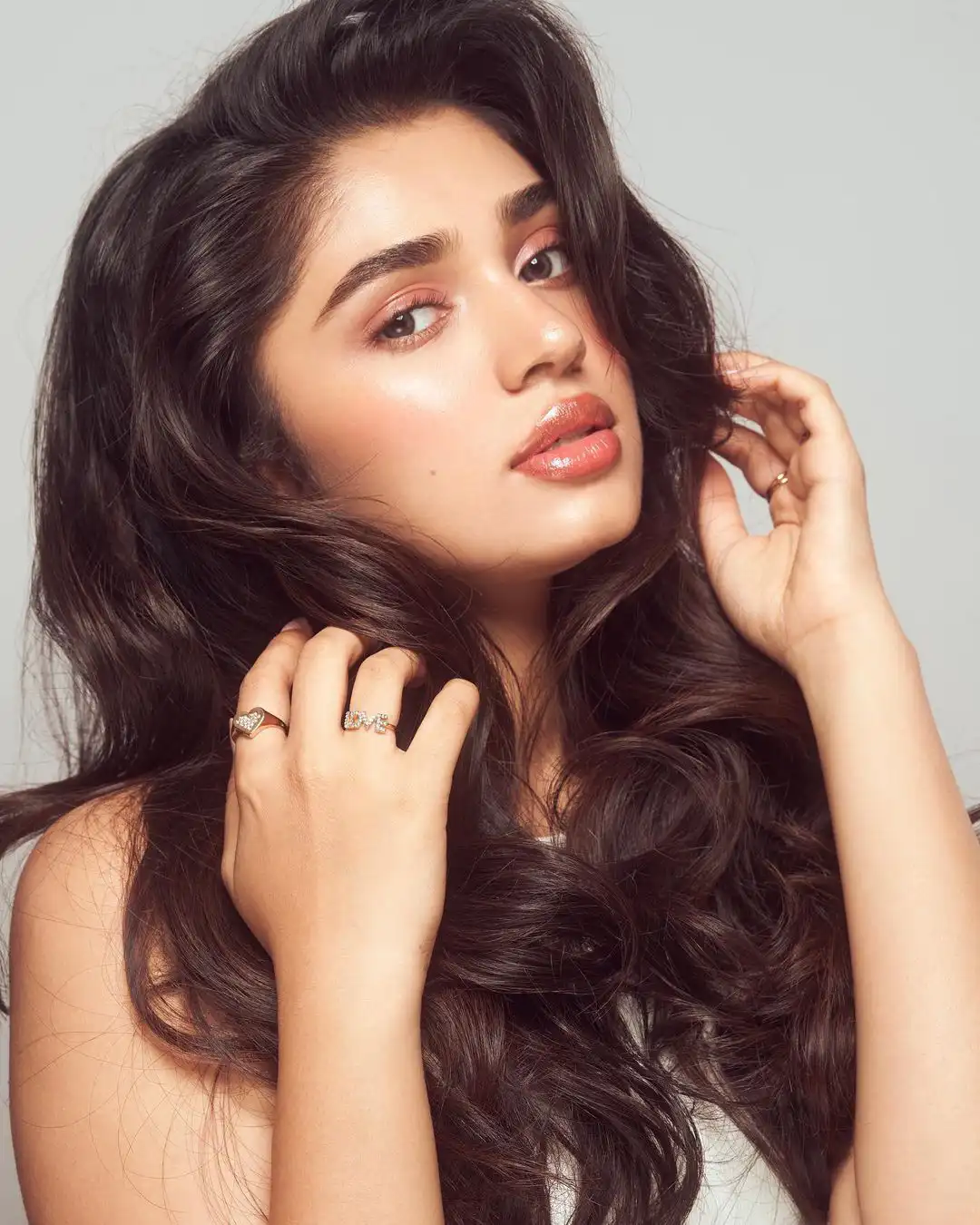 Tollywood Actress Krithi Shetty share close photos gone viral