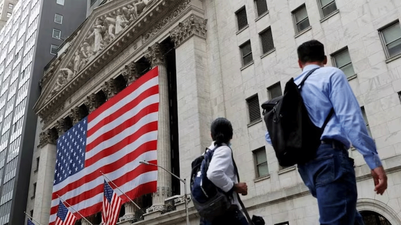 US Recession starting soon : అమెరికాలో త్వరలో ఆర్థిక మాంద్యం.. బలహీనపడుతున్న వ్యాపార సంస్థల సూచీలు