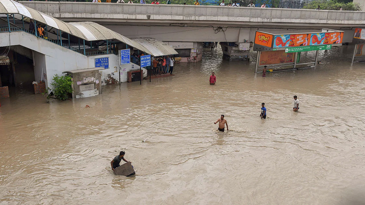 Delhi Floods: ఢిల్లీలో వరదలకు బీజేపీ కుట్ర చేసిందట.. ఆప్ ఆరోపణలు