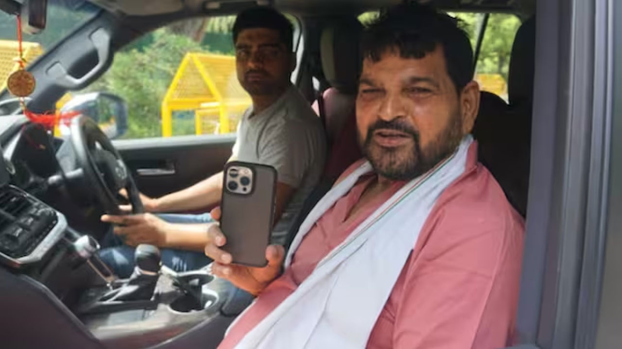 Brij Bhushan Sharan Singh: లైంగిక వేధింపుల కేసులో రెజ్లింగ్ ఫెడరేషన్ మాజీ చీఫ్ బ్రిజ్ భూషణ్‭కు మధ్యంతర బెయిల్