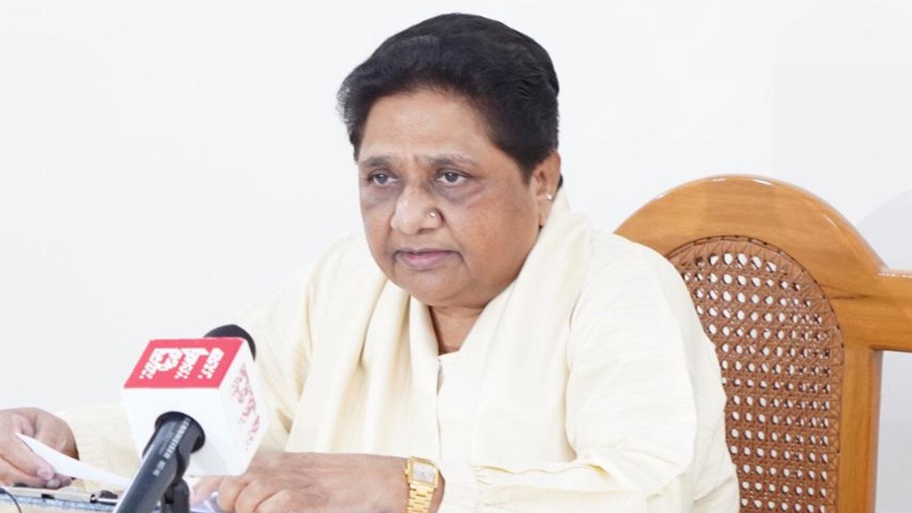 INDIA: కులతత్వ పార్టీలతో కాంగ్రెస్ కూటమి.. ఇండియా కూటమిపై బీఎస్పీ చీఫ్ మాయావతి సంచలన వ్యాఖ్యలు