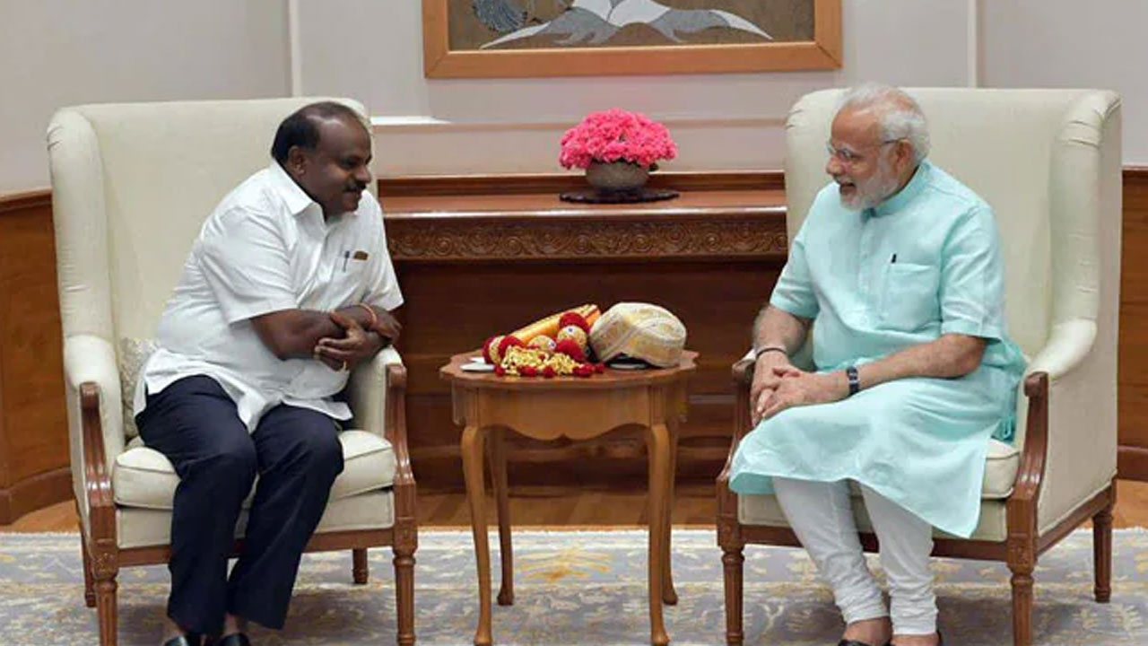 JDS – BJP Alliance: నిన్న బీజేపీని కొట్టడానికి కాంగ్రెస్‭తో చెలిమి.. నేడు కాంగ్రెస్‭ను ఓడించడానికి బీజేపీతో దోస్తీ.. పొత్తుపై క్లారిటీ ఇచ్చిన కుమారస్వామి