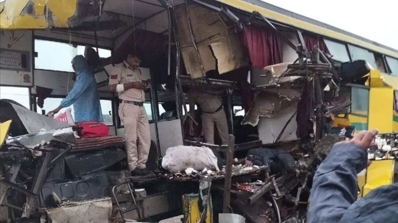 Chhattisgarh: ప్రధాని సభకు వెళ్తుండగా ప్రమాదానికి గురైన బస్సు.. స్పాట్‭లోనే ముగ్గురు మృతి