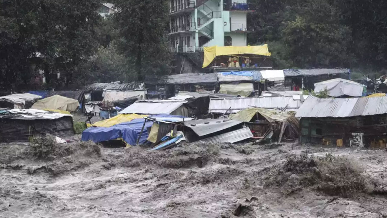 Heavy Rains: 80 మంది మృతి, 4 వేల కోట్ల ఆస్తి ధ్వంసం.. హిమాచల్ ప్రదేశ్‭లో భారీ వర్షాల నష్టమిది