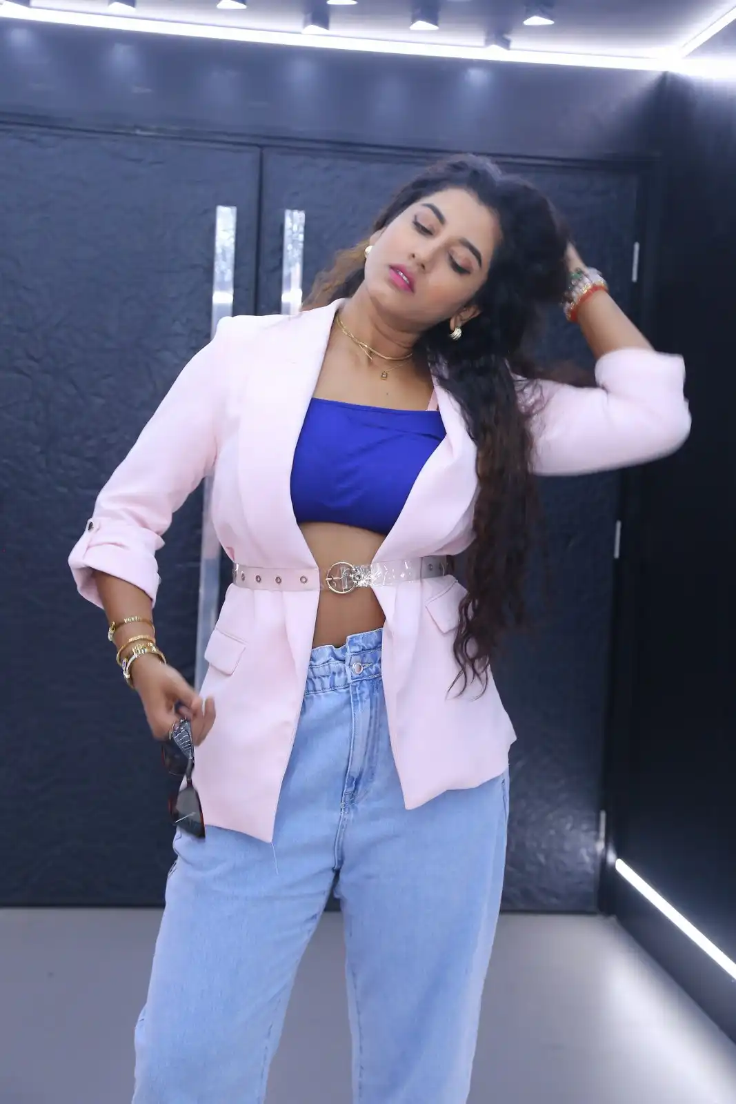 Vishnupriyaa Bhimeneni Stylish Poses in Daya Series Trailer Launch Event