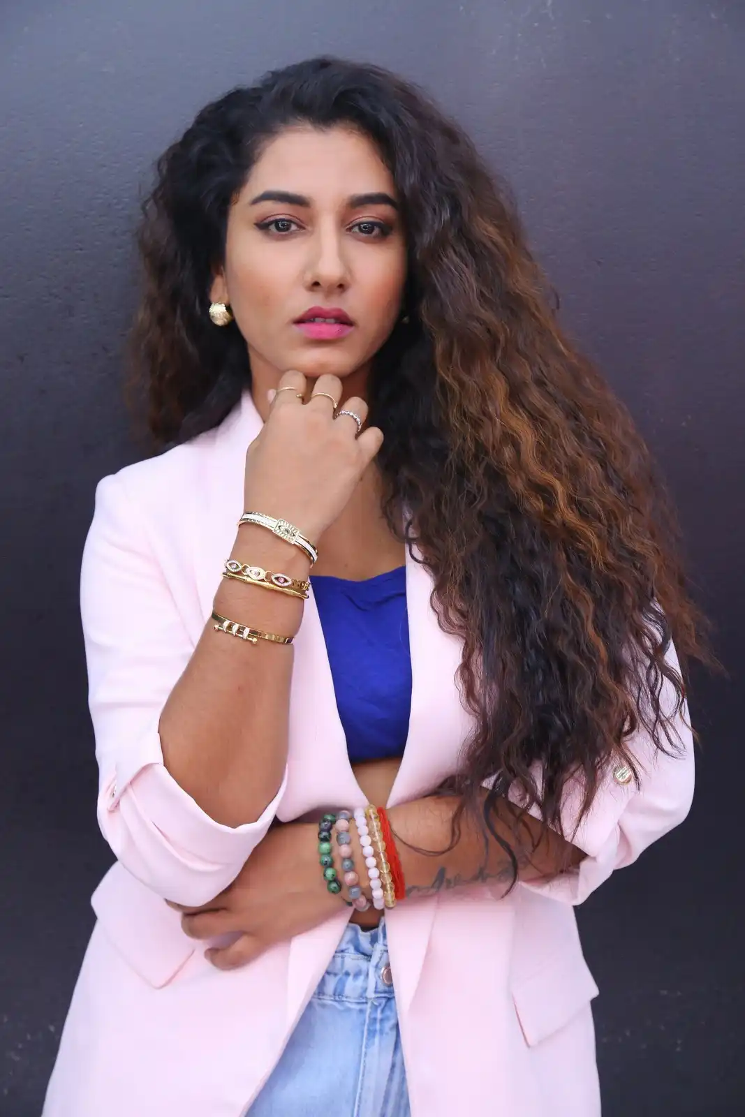 Vishnupriyaa Bhimeneni Stylish Poses in Daya Series Trailer Launch Event