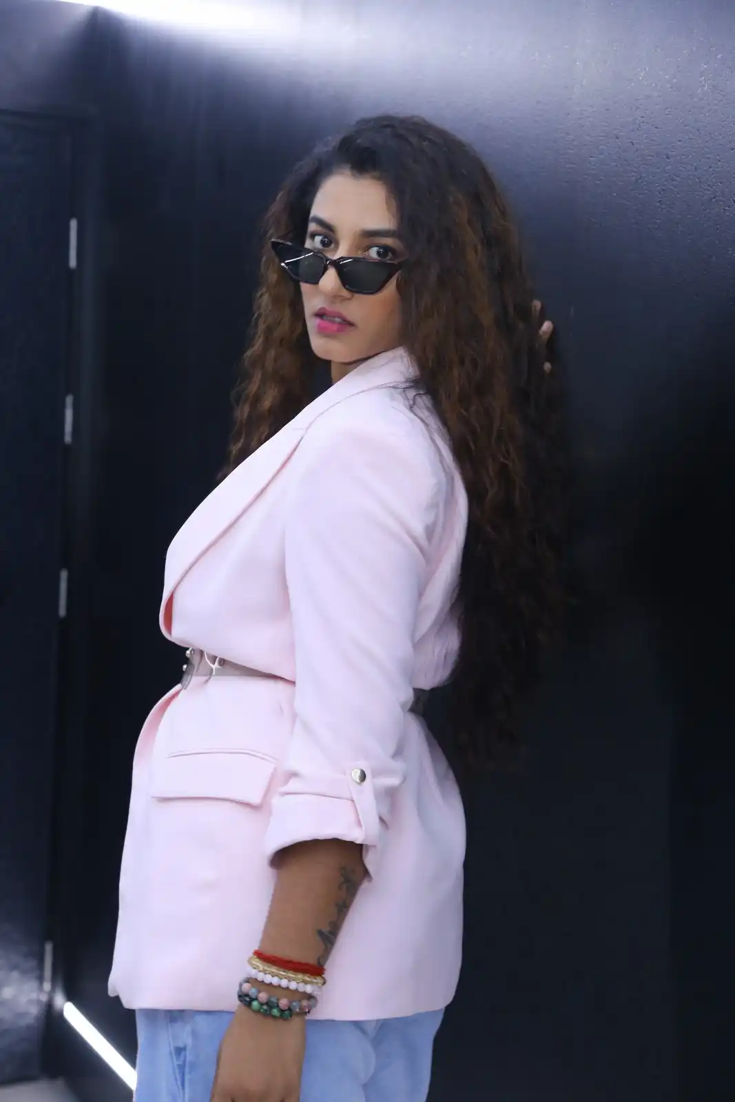 Vishnupriyaa Bhimeneni Stylish Poses in Daya Series Trailer Launch Event