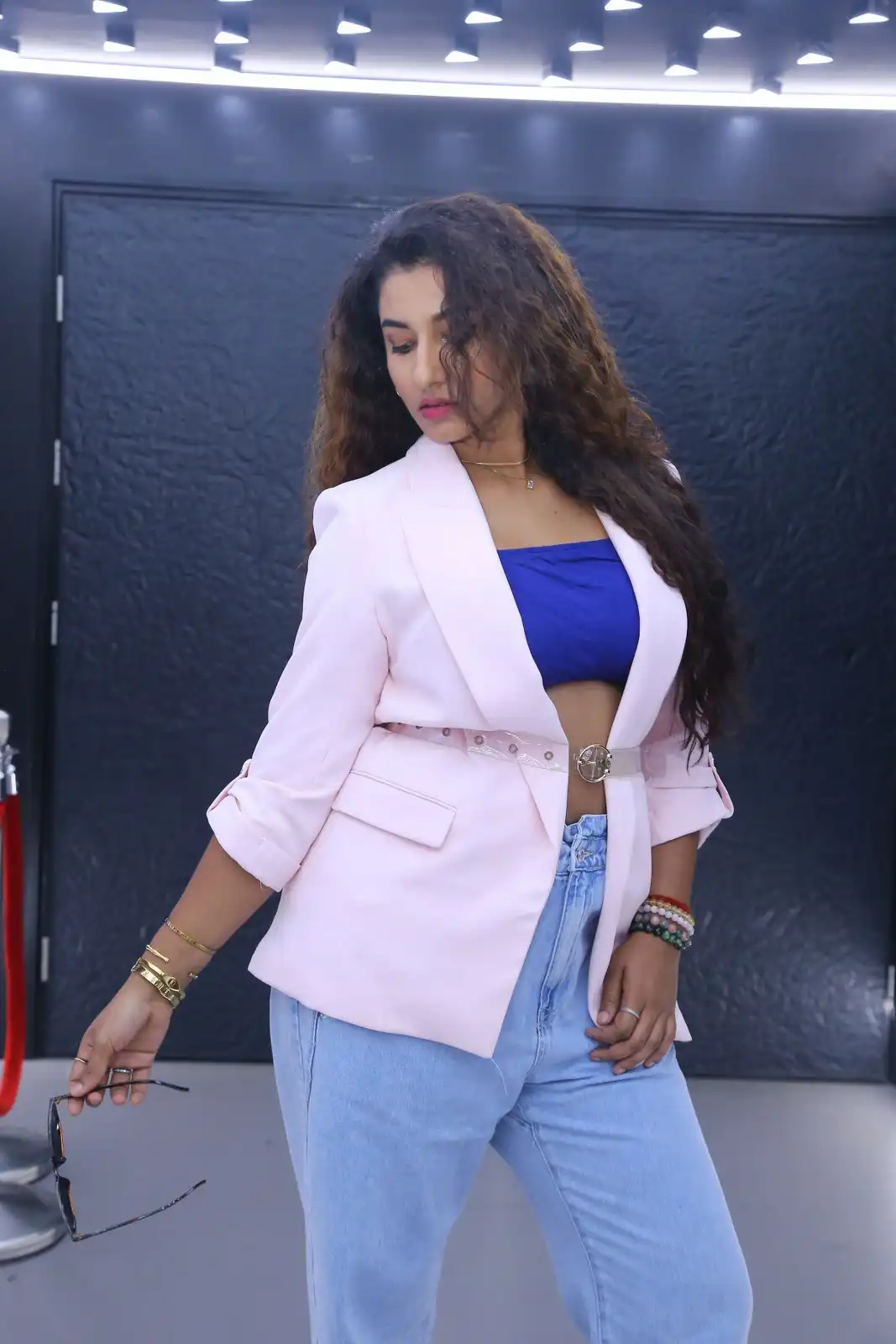Vishnupriyaa Bhimeneni Stylish Poses in Daya Series Trailer Launch Event
