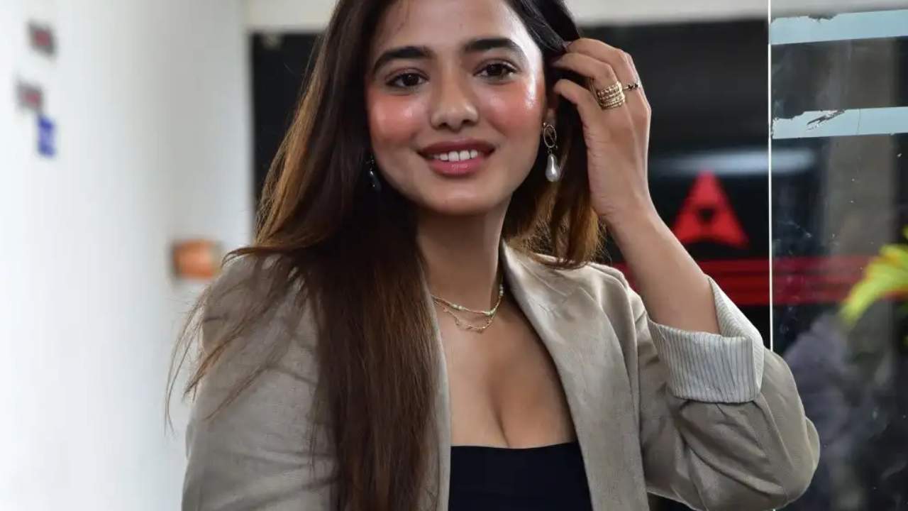 Ketika Sharma : పవన్ కళ్యాణ్ గారి కోసమే సినిమా ఒప్పుకున్నా.. కానీ పవన్ గారితో ఒక్క సీన్ కూడా లేదు..