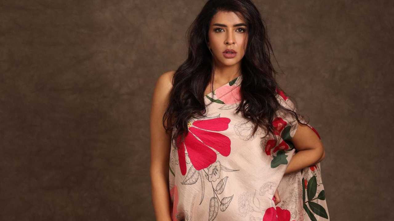 Manchu Lakshmi : నేను హాలీవుడ్ యాక్టర్‌ని.. ఇక్కడ తెలుగు అమ్మాయిలకు ఛాన్సులు ఇవ్వరు.. హాలీవుడ్‌లో ఉంటే స్టార్ అయ్యేదాన్ని..