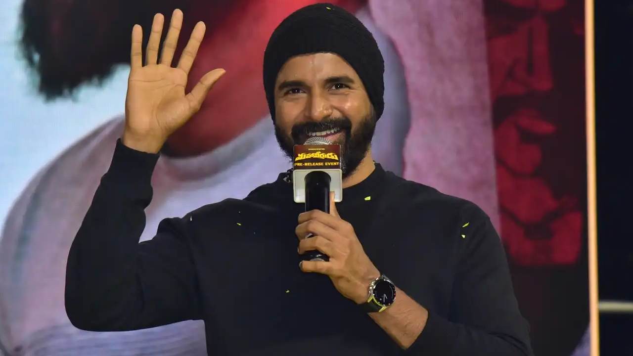 Siva Karthikeyan :  కేవలం 1000 రూపాయలు అడ్వాన్స్ తీసుకొని సినిమాకు ఓకే చెప్పిన స్టార్ హీరో..