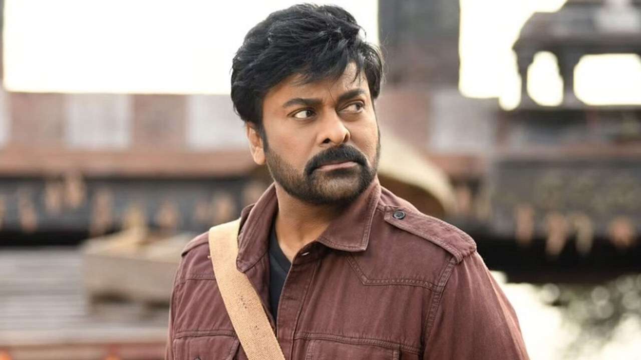 Chiranjeevi : చిరంజీవి ఆఫర్ ఇస్తే వద్దంటున్న యంగ్ హీరో.. చిరు పక్కన నటించకపోవడమే బెటర్ అంటూ..