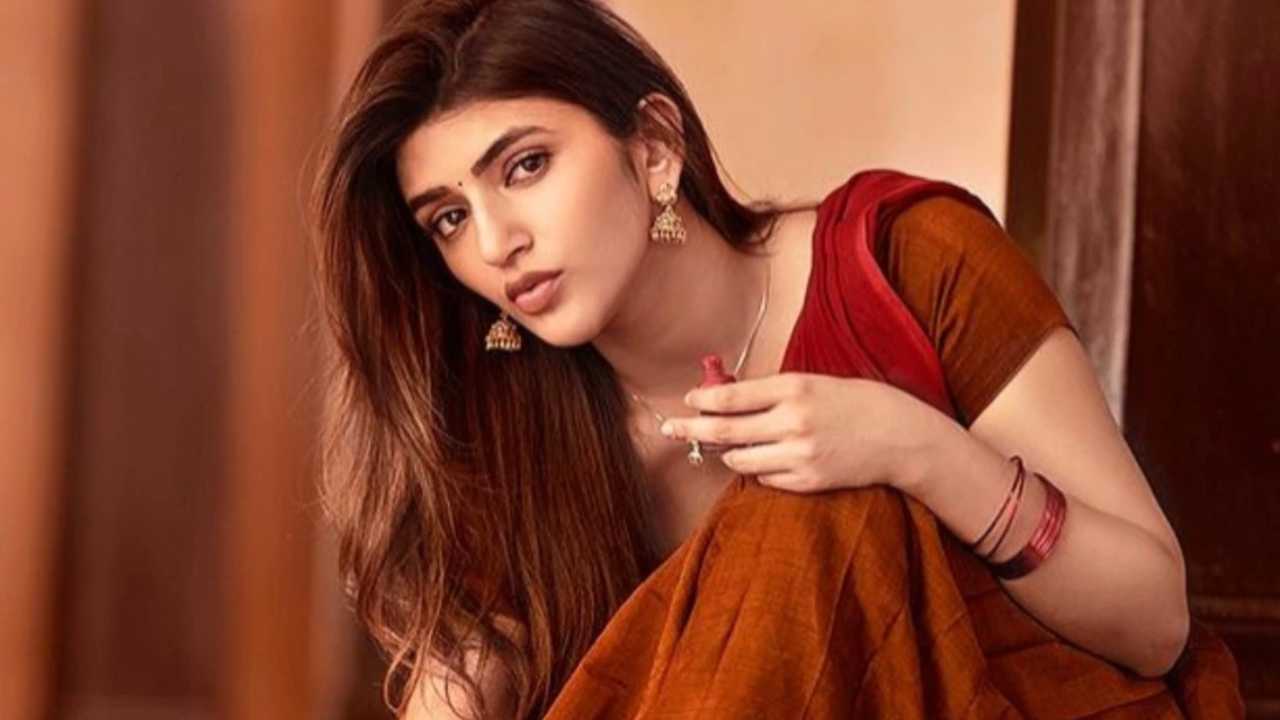 Sreeleela : ఇండస్ట్రీలో హీరోయిన్స్ ఎలా ఉండాలో చెప్పిన శ్రీలీల.. తెలుగు హీరోయిన్స్ పై కామెంట్స్..