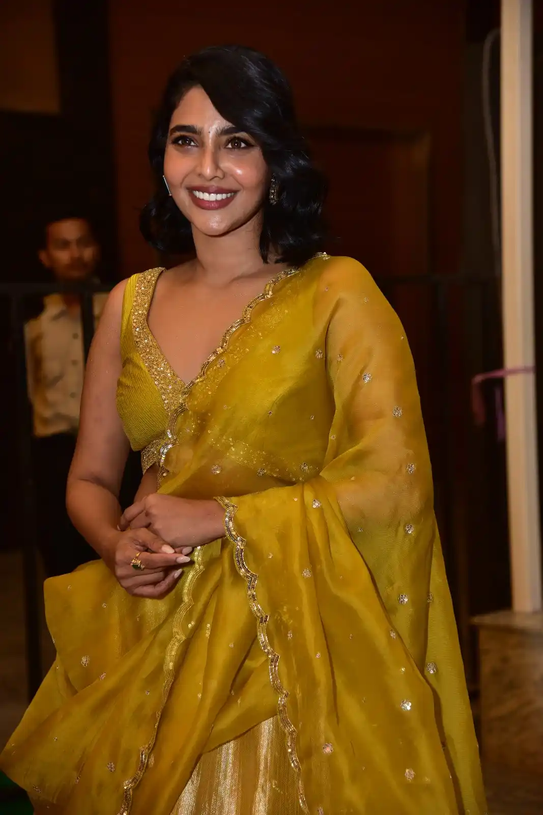 Aishwarya Lekshmi shines in King of Kotha Pre Release Event