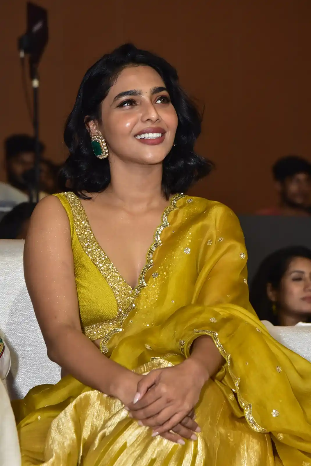 Aishwarya Lekshmi shines in King of Kotha Pre Release Event