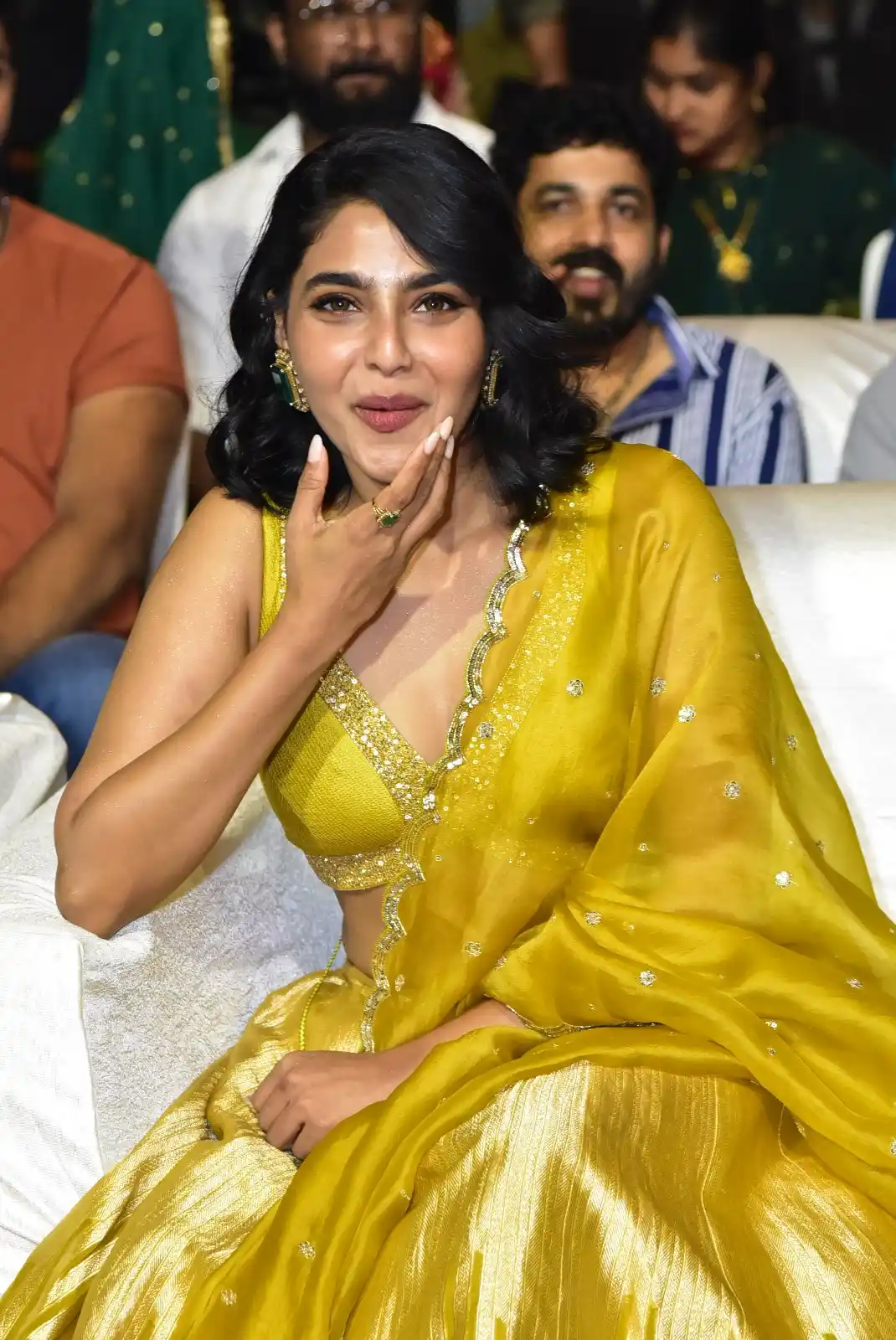 Aishwarya Lekshmi shines in King of Kotha Pre Release Event