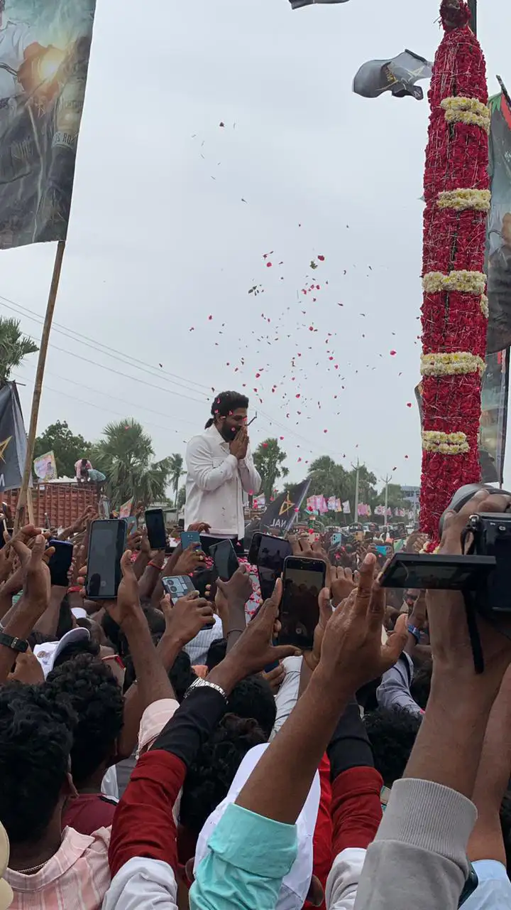 Allu Arjun at Nalgonda for Kancharla Conventions Opening Ceremony