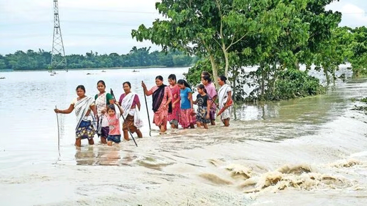 Assam Floods : మళ్లీ అసోంలో వరదలు…15 మంది మృతి