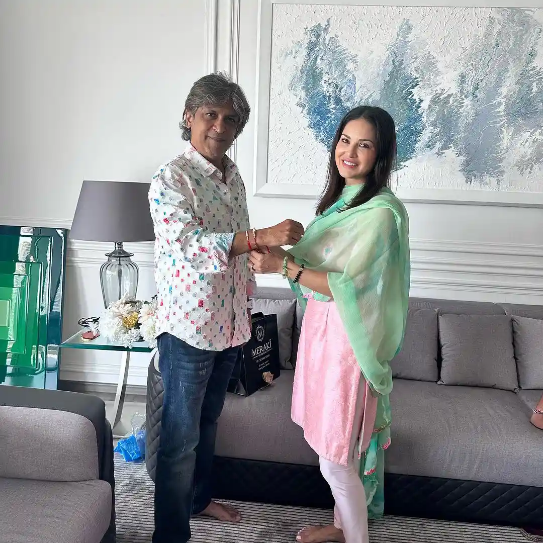 Bollywood Actress Sunny Leone Rakhi Celebration photos