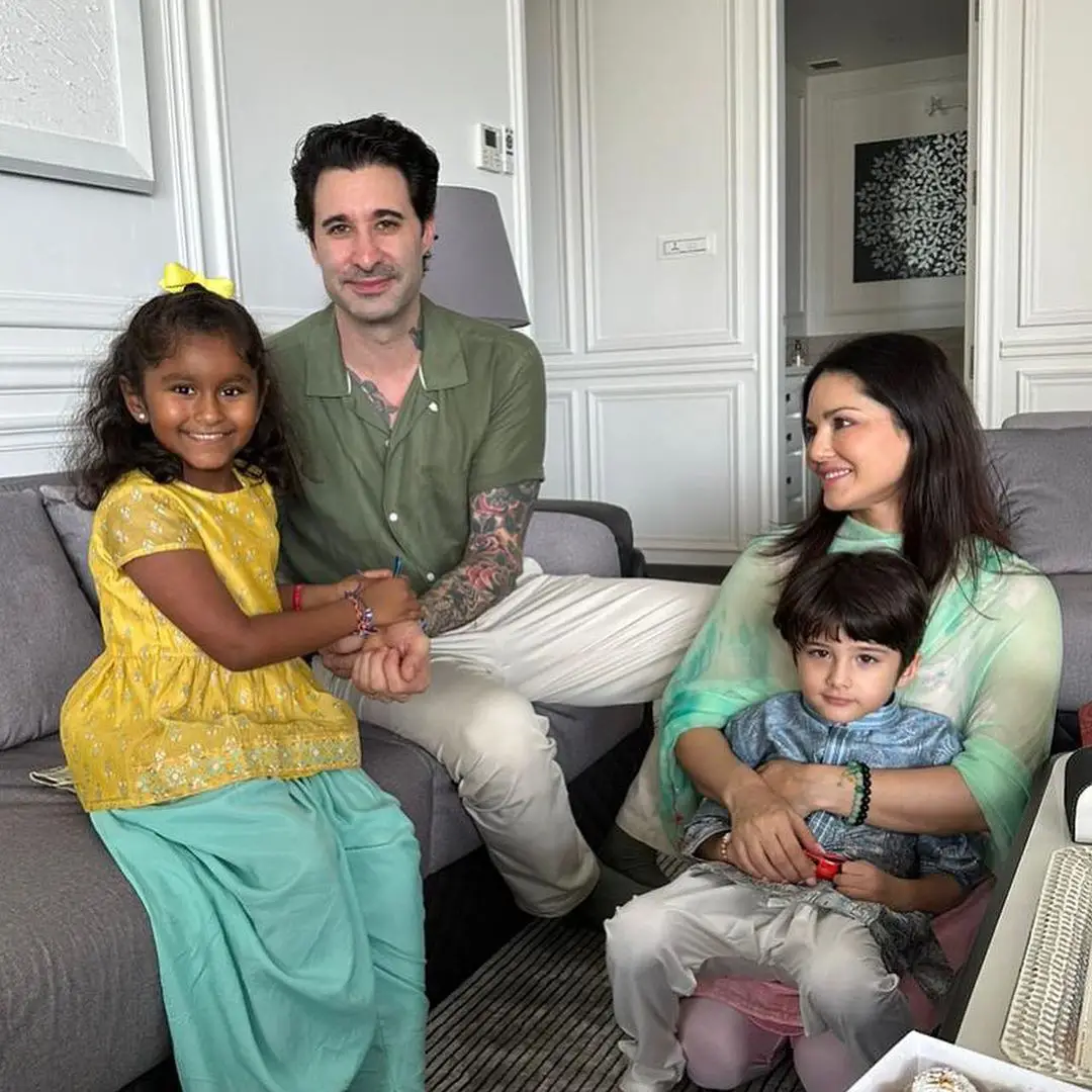 Bollywood Actress Sunny Leone Rakhi Celebration photos