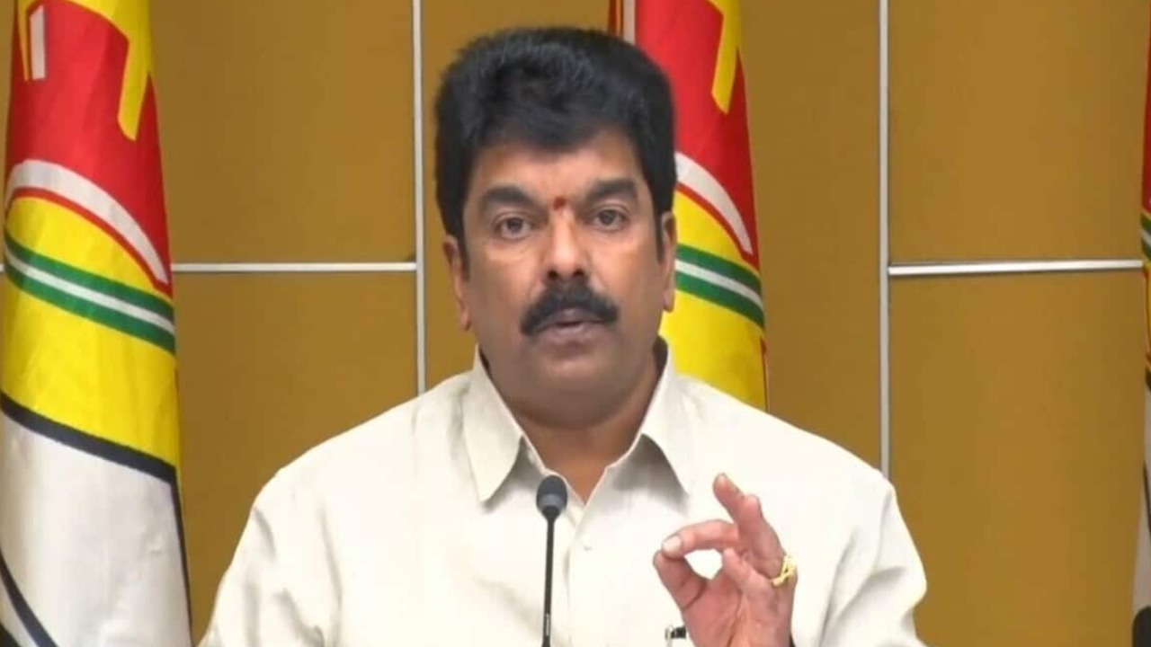 Bonda Uma : వైసీపీ నేతల ఎర్రచందనం స్మగ్లింగ్ వల్లే.. చిరుతలు నడక మార్గంలోకి వస్తున్నాయి : బోండా ఉమా