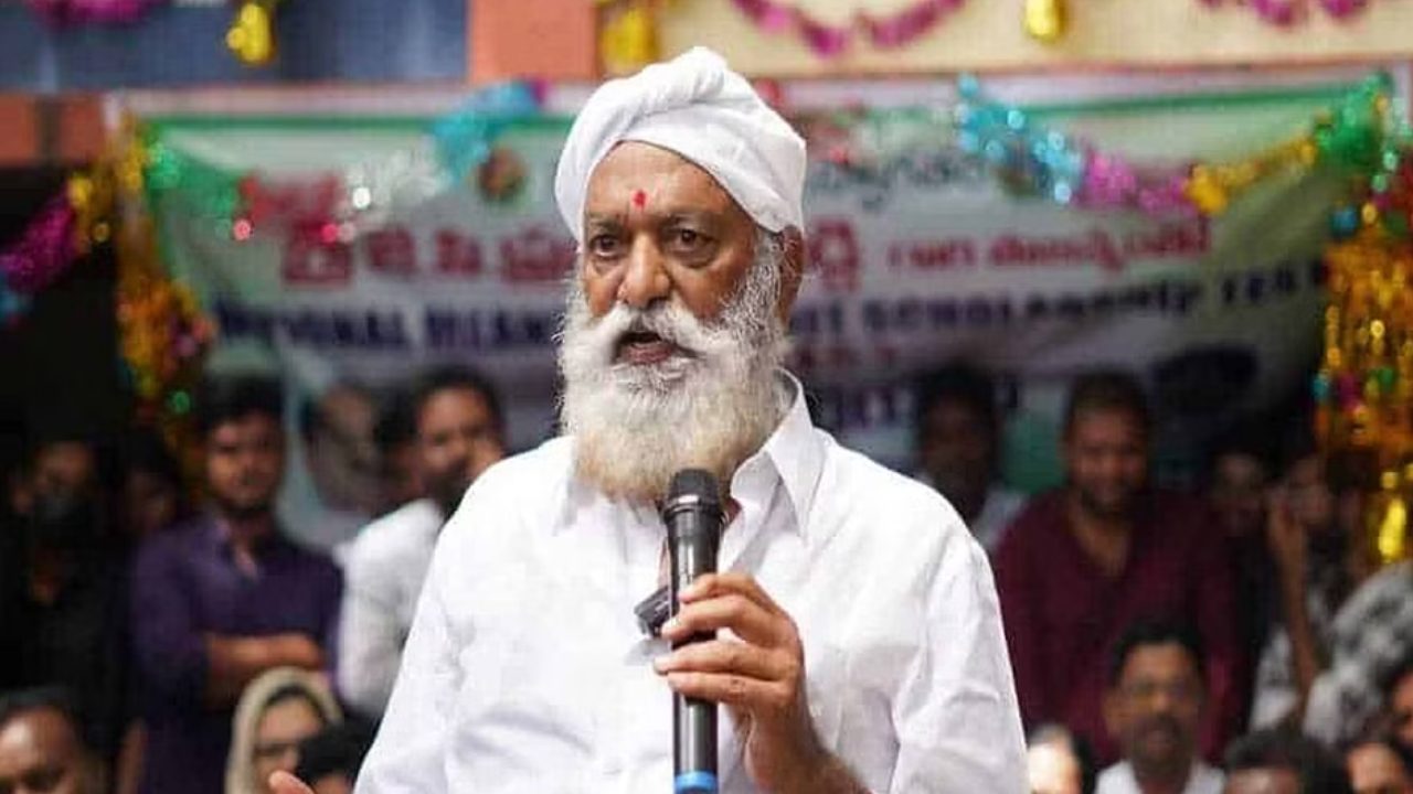 JC Prabhakar Reddy : జేసీ ప్రభాకర్ రెడ్డితోపాటు 13 మంది ఆయన అనుచరులపై కేసు నమోదు.. తాడిపత్రిలో జేసీ ఇంటిని చుట్టుముట్టిన పోలీసులు, హై టెన్షన్