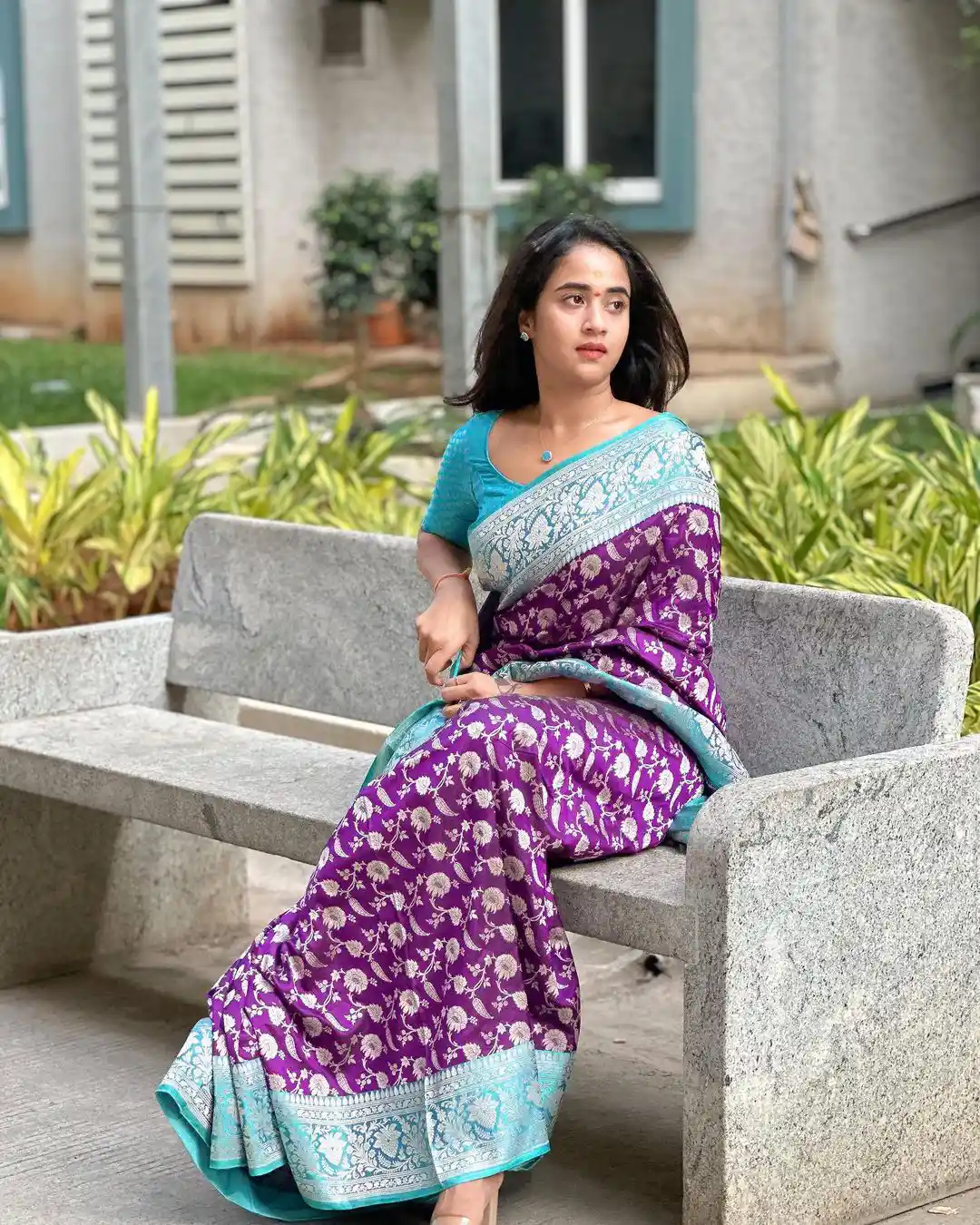 Deepthi Sunaina Shines in Saree on Varalakshmi Vratam Day